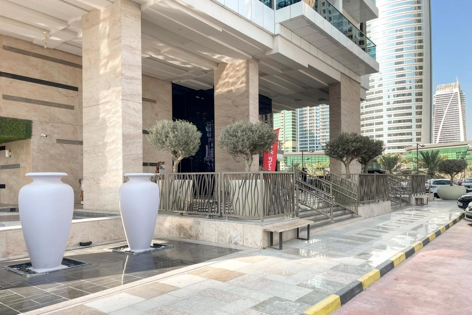 Blueground Jlt Doorman Pool Gym Dxb-767 Apartment